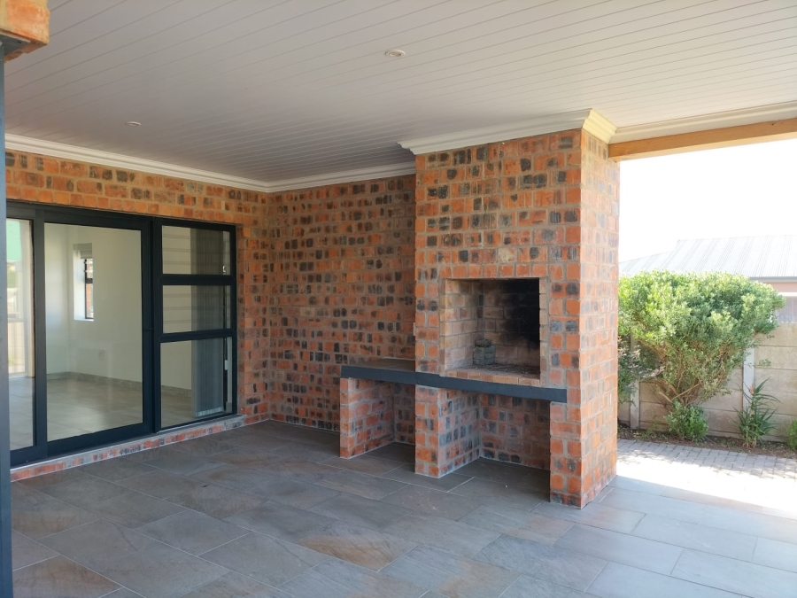 3 Bedroom Property for Sale in Stilbaai Wes Western Cape